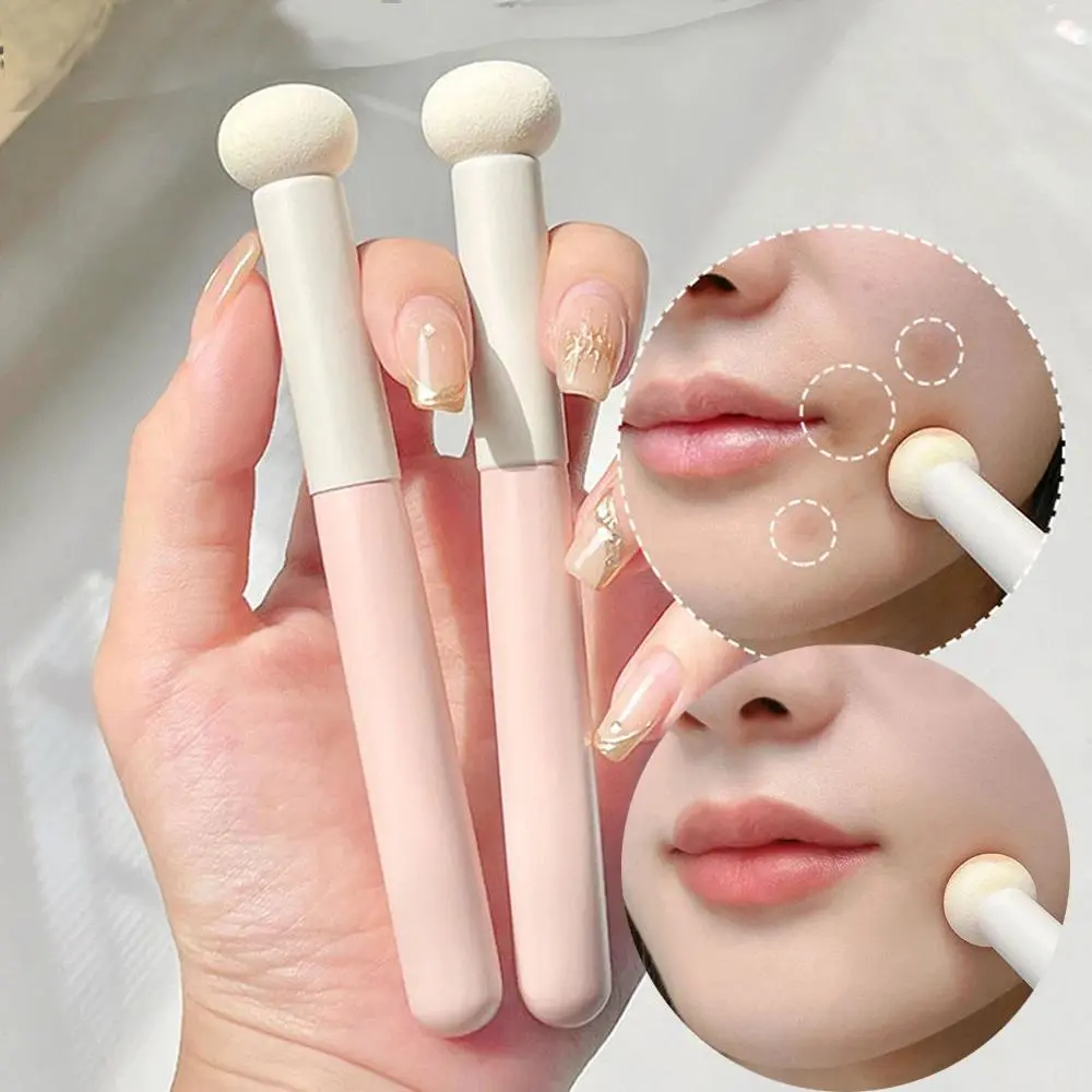 Mushroom Shape Concealer Brush for Even Coverage, Mini Portable Makeup Applicator with a Soft Elastic Sponge Tip, Mini Portable Size