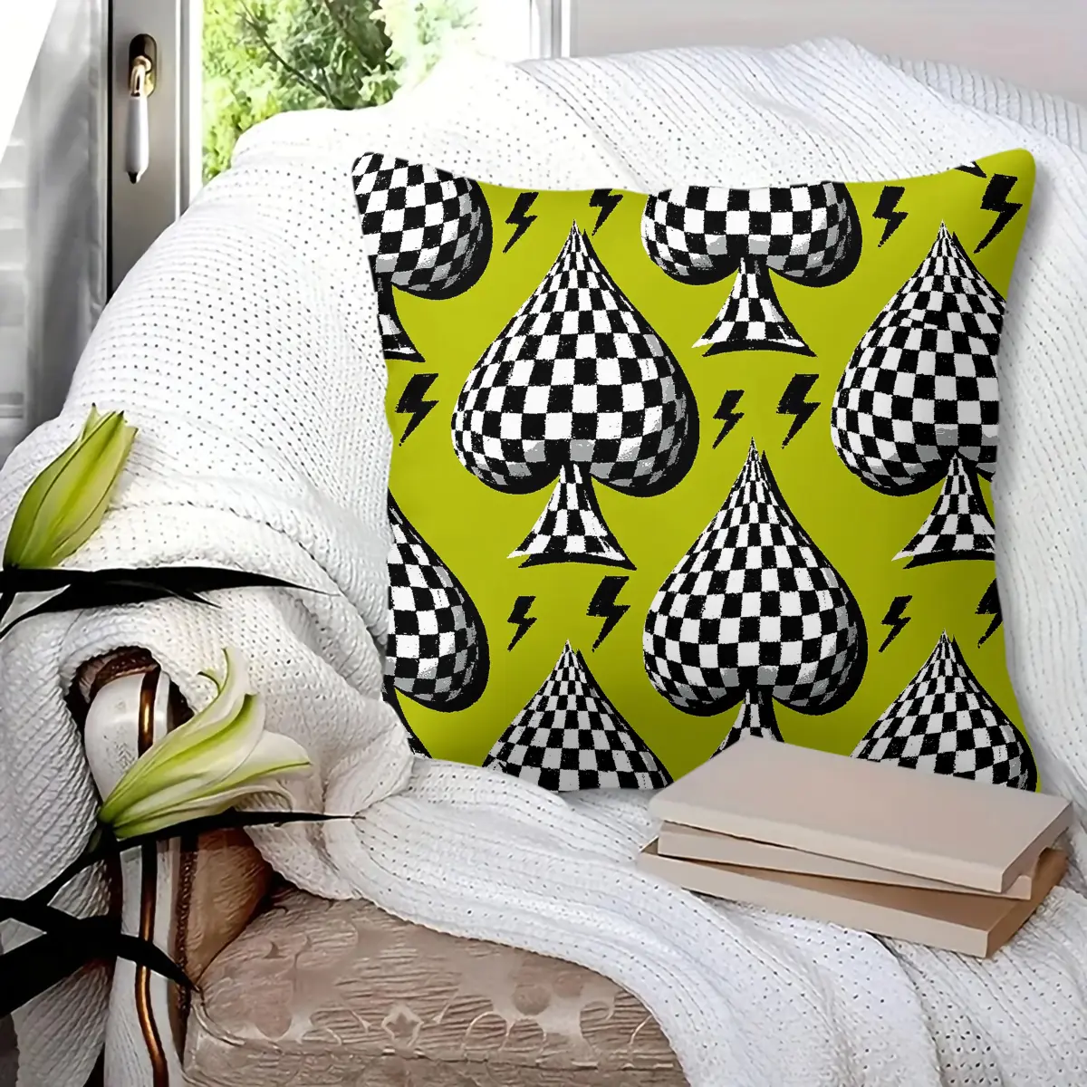45x45cm 1Pc, Y2K Retro Checkerboard Spade Lightning Print Throw Pillow, Soft Fluffy Cozy Durable Decorative Cushion, Perfect for Sofa, Bed, Bedroom and Living Room Home Decor, Ideal Small Holiday Gift