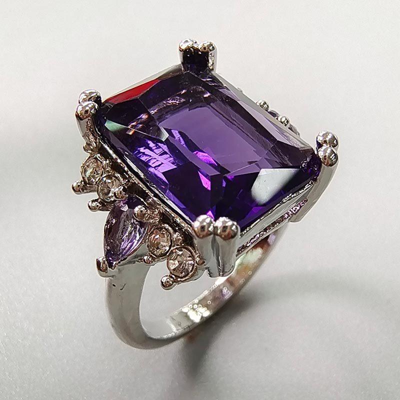 Radiant Cut Amethyst Statement Ring Silver Tone Purple CZ Engagement Cocktail Ring for Wedding Party Gift Accessories for Women Valentines&birthday Boujee Gifts for gf