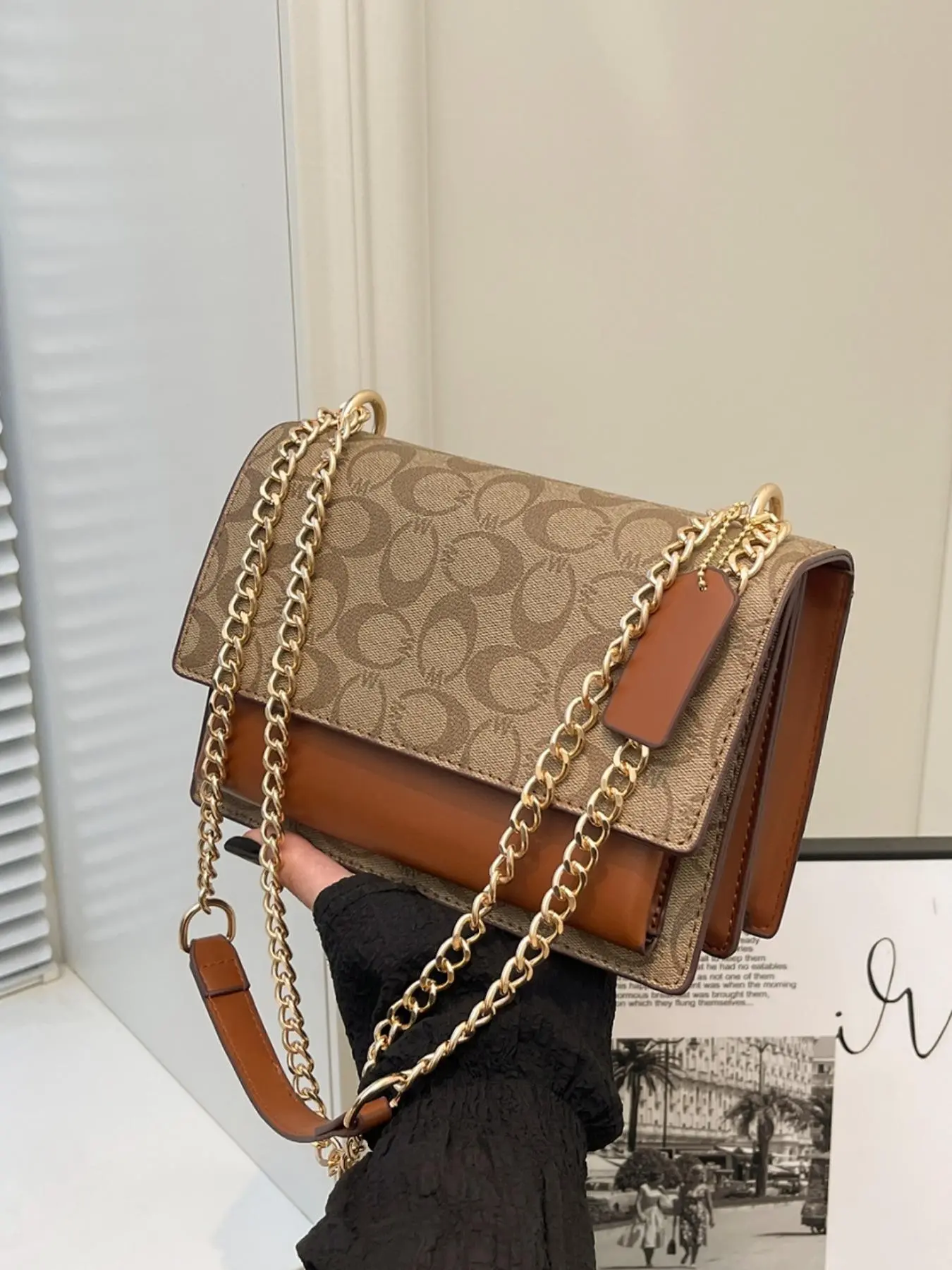 Shoulder Bag Crossbody Purse for Women, Elegant Cute Snake Print PU Leather Flap Handbag, Chain Strap Handbag for Dating Travel Daily Use