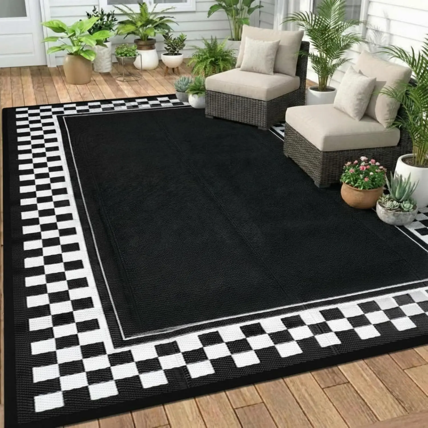 Checkered Rug, 5 x 8 ft Non-Slip Straw Checkered Carpet Indoor Area Mat for Outside Rv Camping Deck Pool Beach Porch Backyard(Black, White)