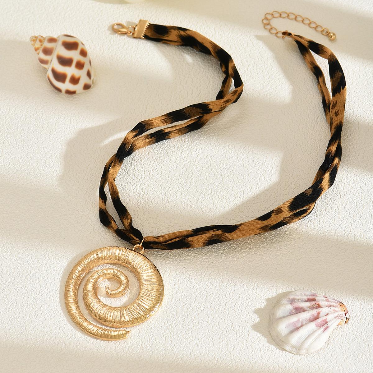 Wholesale cross necklaces for European and American cross-border markets, leopard print, flower, heart pendants, summer ocean shell and starfish collarbone chains