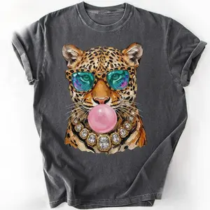 Trendy Leopard Shirt, Bubblegum Sunglasses Big Cat Graphic Unique Tshirt, Retro Animal Graphic