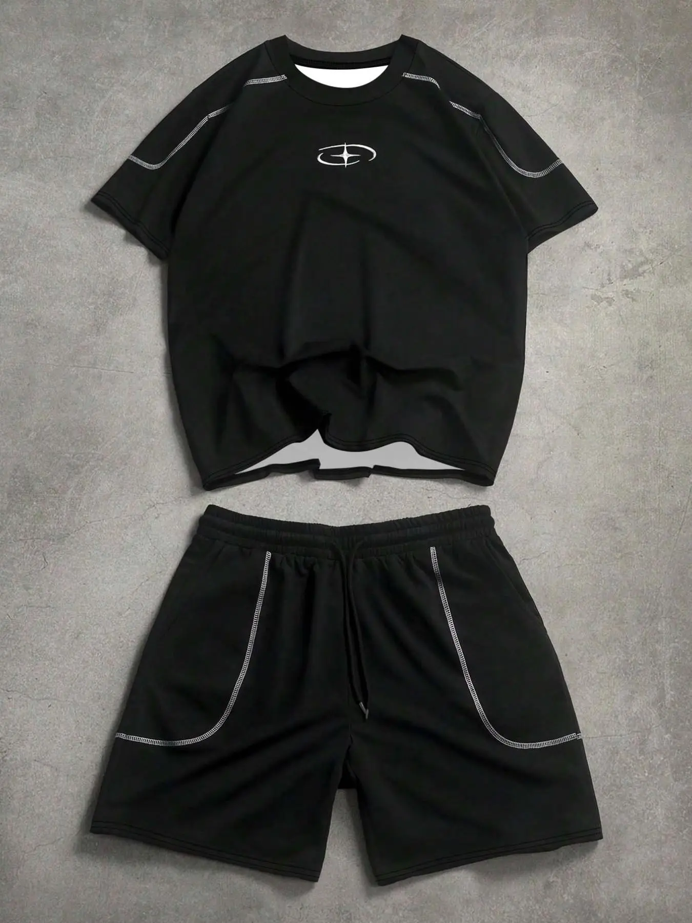Minimalist Star Logo Line Print Man Short Sleeve Tee & Shorts Set, Loose-Fitting Casual Street Style, Unlined Clothing, Made in China