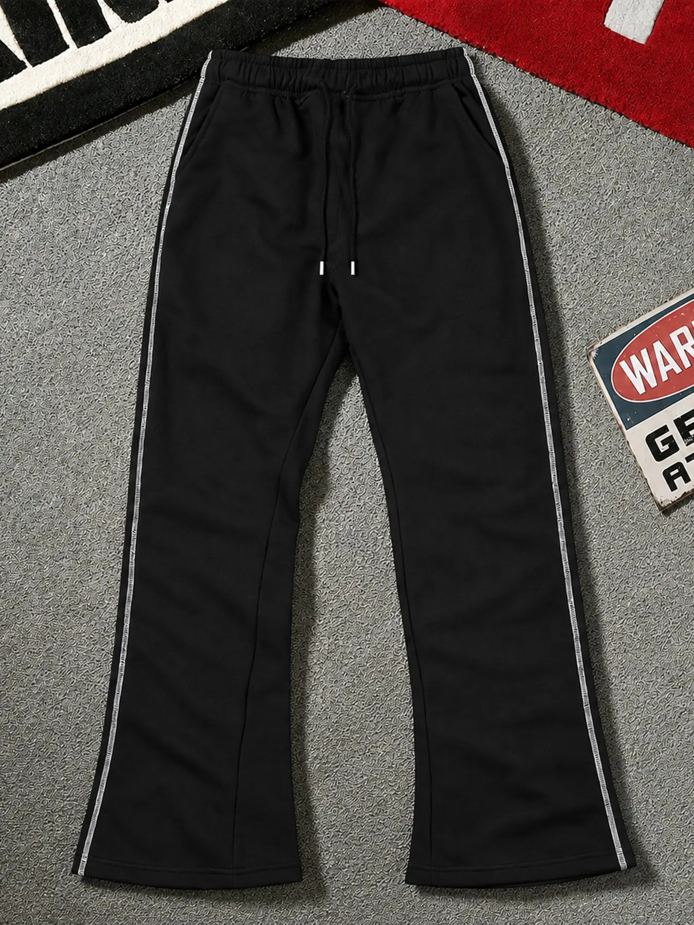 Men's Side-Stripe Flared Jogger Trousers, Elasticated Waist Drawstring, Relaxed-Fit Soft Jersey, Retro Flare Casual Sweat-Pants