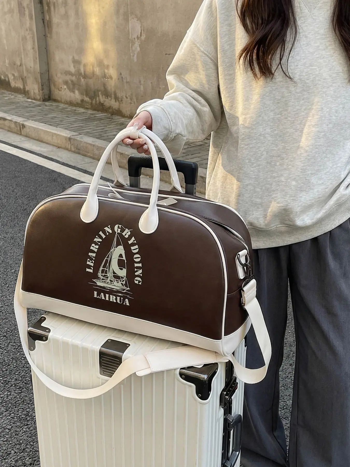 Large Capacity Retro Travel Bag for Women, Handheld Shoulder Bag for Short Trips, Travel Weekender Bag, Business Luggage, Fitness Sports Storage Bag, Weekender Gym Bag