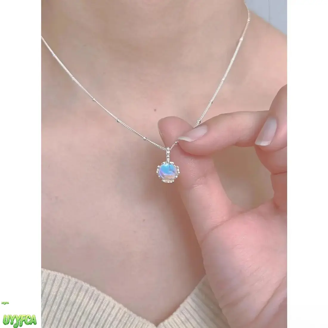 Dainty Beaded Chain Moonstone Pendant Necklace For Women, Floral Petal Wrapped Iridescent Rainbow Moonstone Choker, Hypoallergenic Minimalist Thin Chain Collar Jewelry For Daily Layering Birthday Valentine’s Day Sentimental Gift,Zircon Pendant Necklace