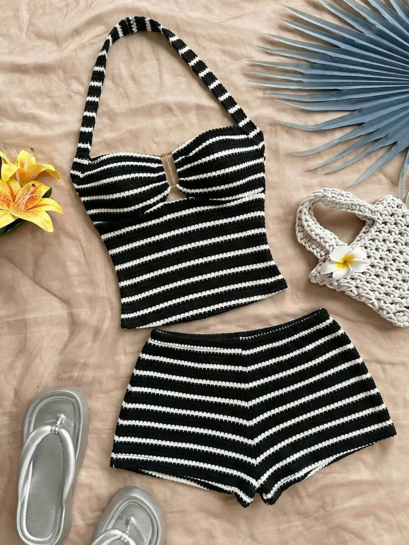Women's Vacation Striped Backless Halter Top and Shorts Set, Casual Cute Two-Piece for Parties, Holidays, Beach, Daily Wear Clothes