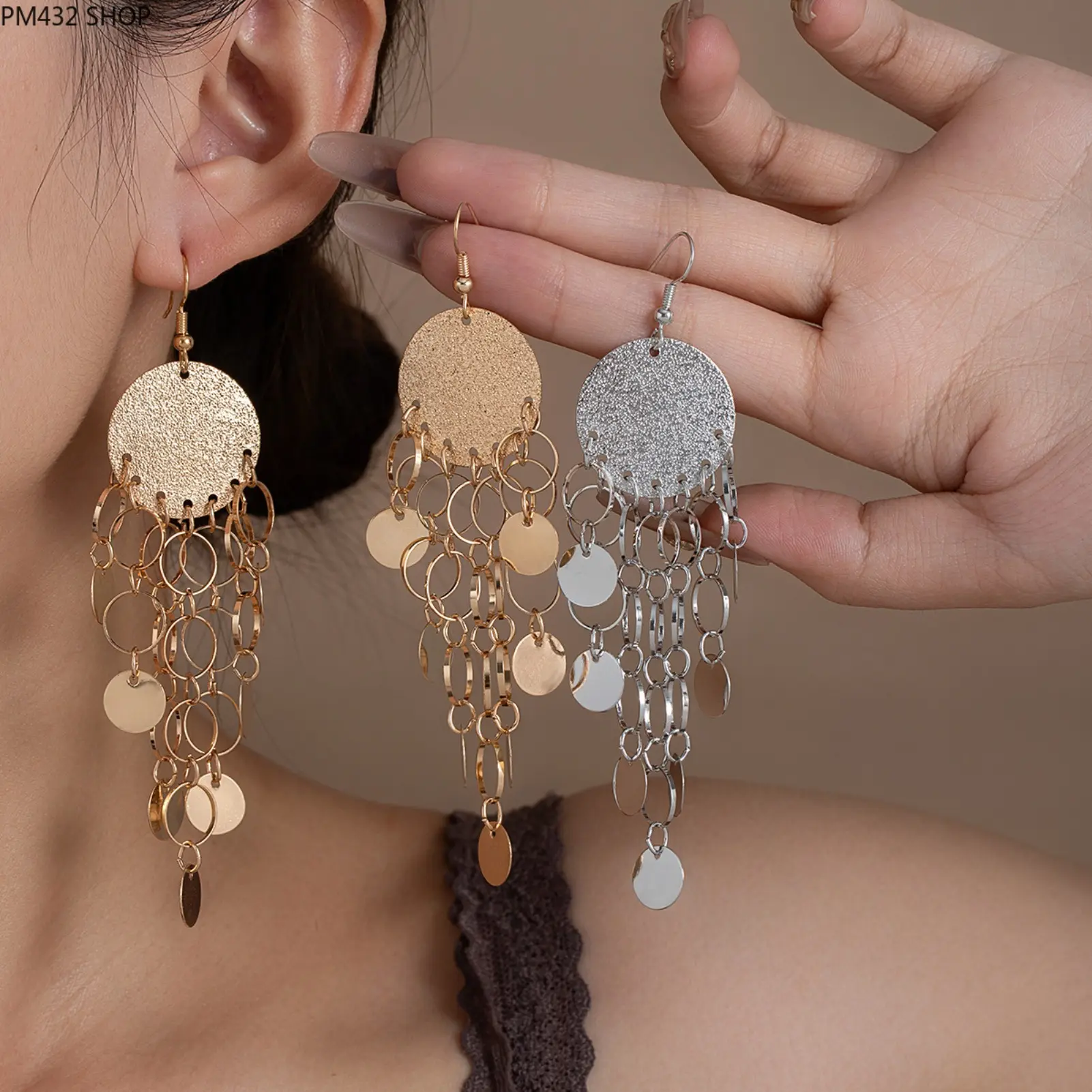 European American Metal Style Long Tassel Earrings, Frosted Sequined Hollow Out Round Dangle Earrings, Light Luxury Elegant Niche Ear Jewelry for Women Daily Party Wear