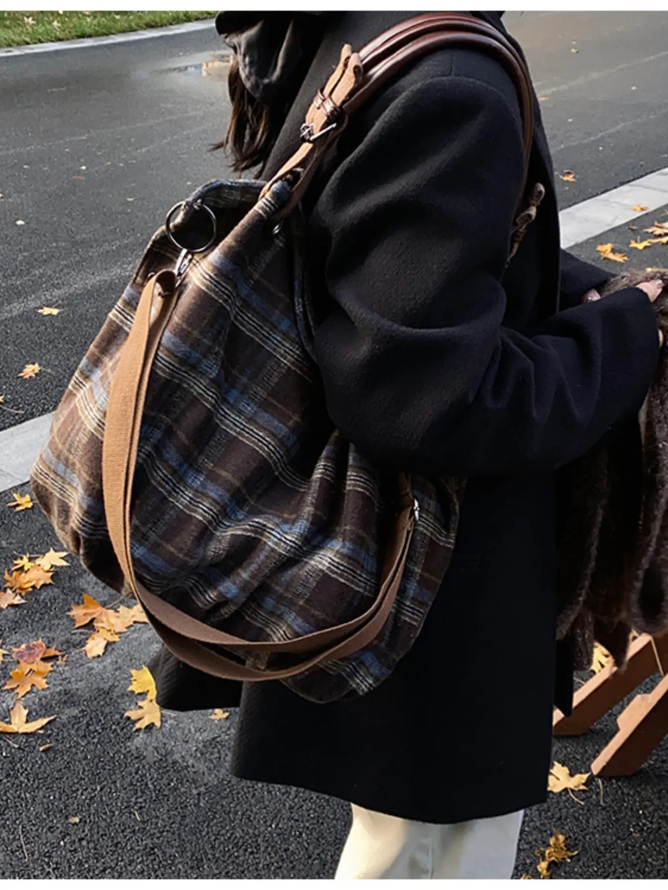 Vintage Plaid Wool Tote Bag for Women, Lazy College Style Large Capacity Crossbody Bag, Versatile Checkered Backpack for School and Travel