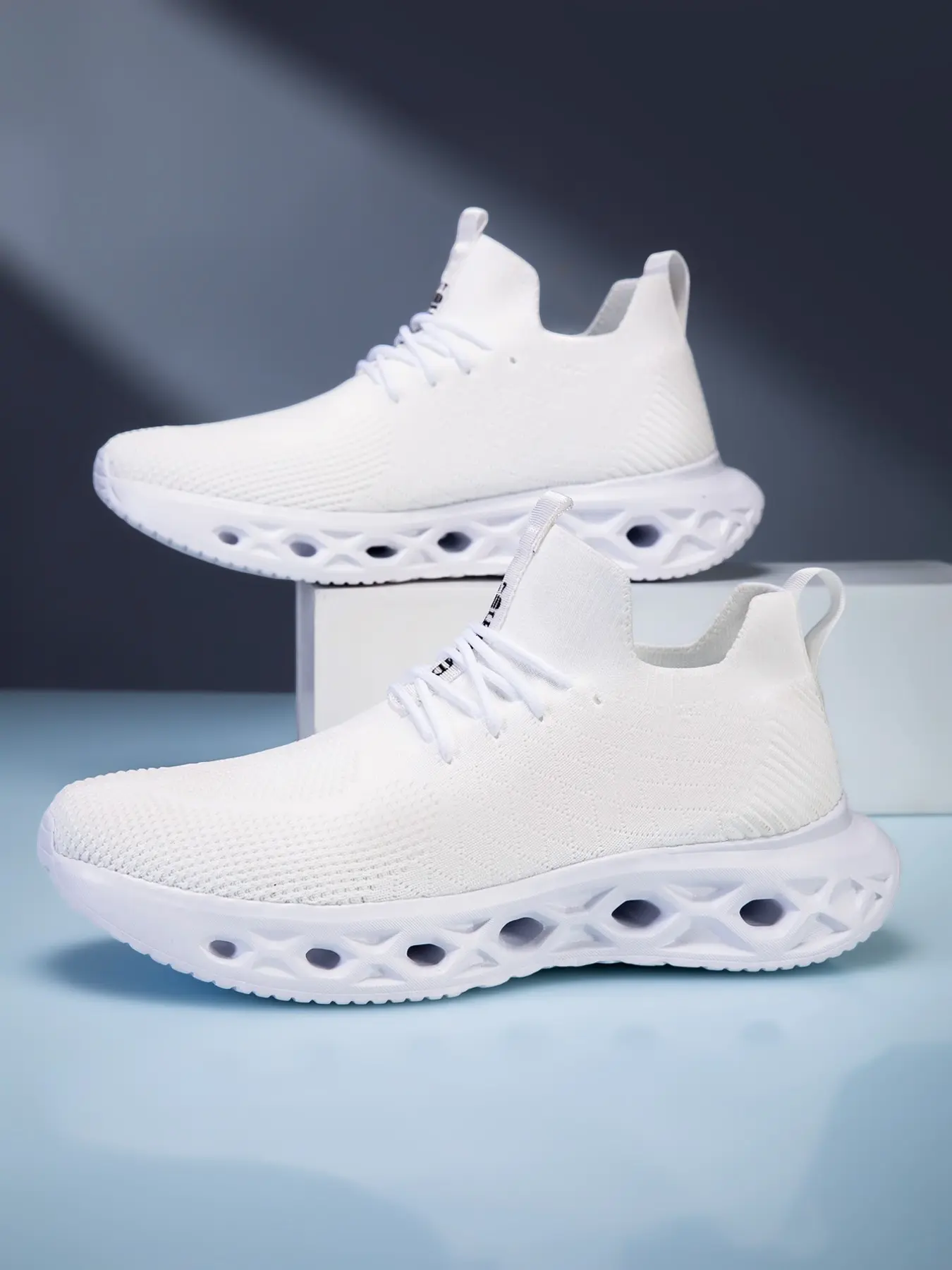 Men's Lightweight Running Shoes, Athletic Running Trainers, Casual Outdoor Hiking Sneakers, Breathable Textile Upper, Low Top Design, Suitable for All Seasons