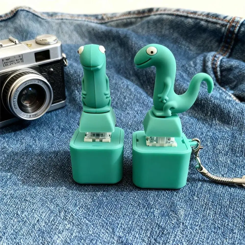 Funny Lizard Button Clicker Keychain Fidget Toy - Interactive Stress Relief Gadget with Realistic Sound, Cute Green EDC Fidget Item for Teens, Ideal for Gifts & Everyday Carry, Fidget Items