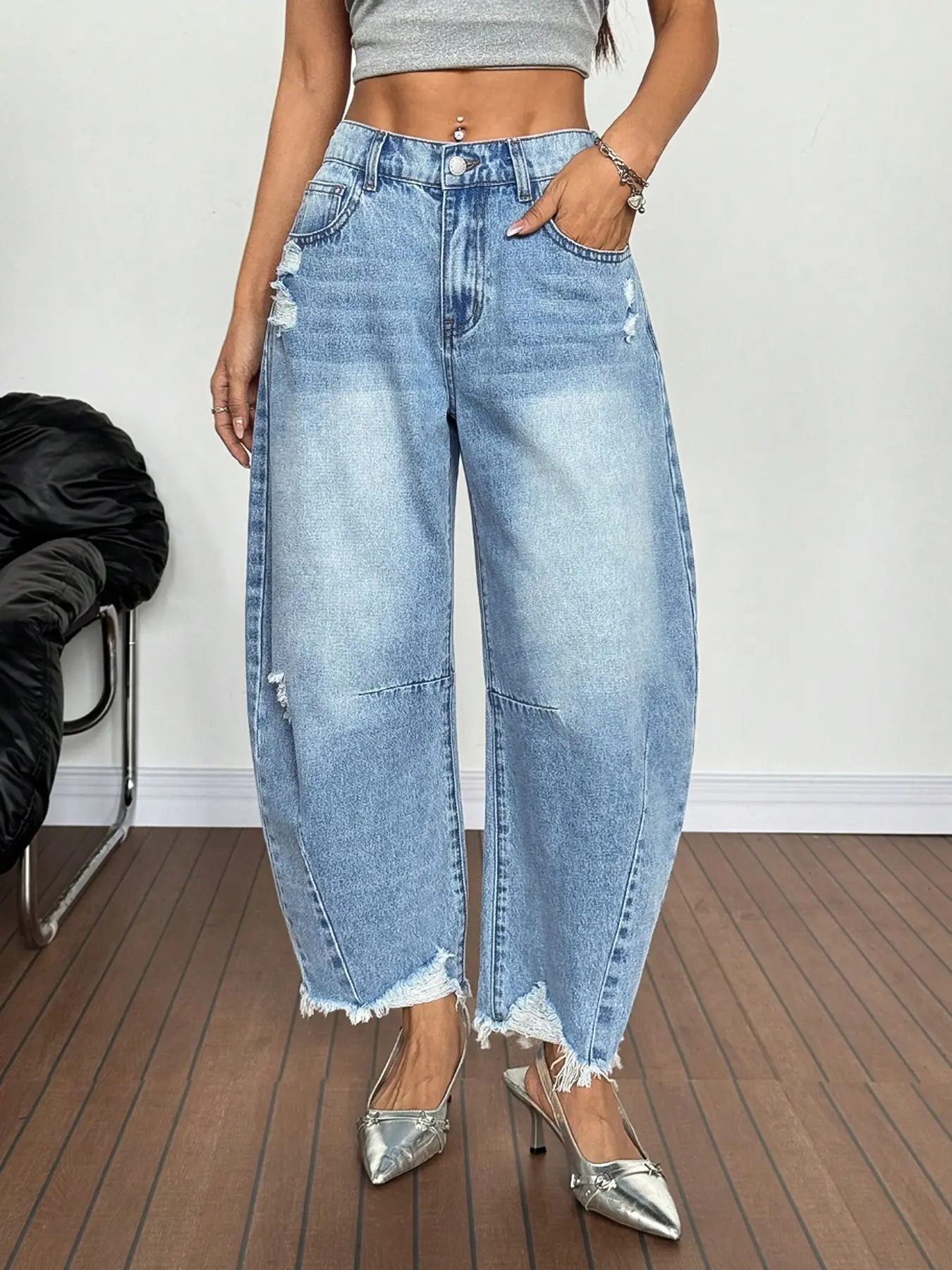 Women's Casual Fashion Washed Vintage Curved Knife Distressed Barrel Jeans, Stylish Denim Jeans for Everyday Wear, Trendy, Comfortable and Loose