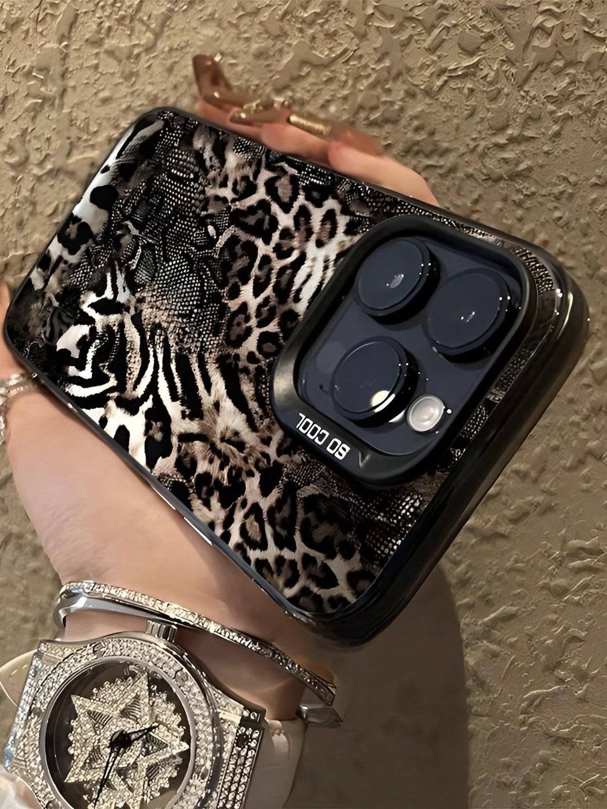 Leopard and snake pattern splicing phone case, this product is a 2D image, compatible with iPhone 17/16/15/14/13/12/11 Pro Max/X/XS/Xs Max/XR/16E/7P/8P, making it a perfect Christmas gift for friends, family, or for personal use.
