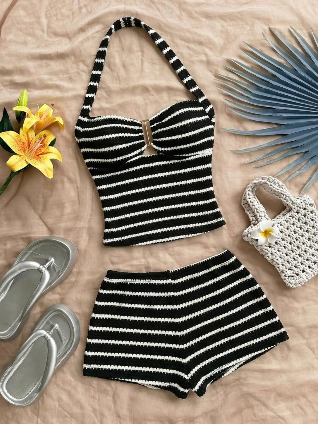Women's Vacation Striped Halter Top and Shorts Set, Casual Daily Wear, Perfect for Holidays, Parties, Beach, Sleeveless, Slim-Fit