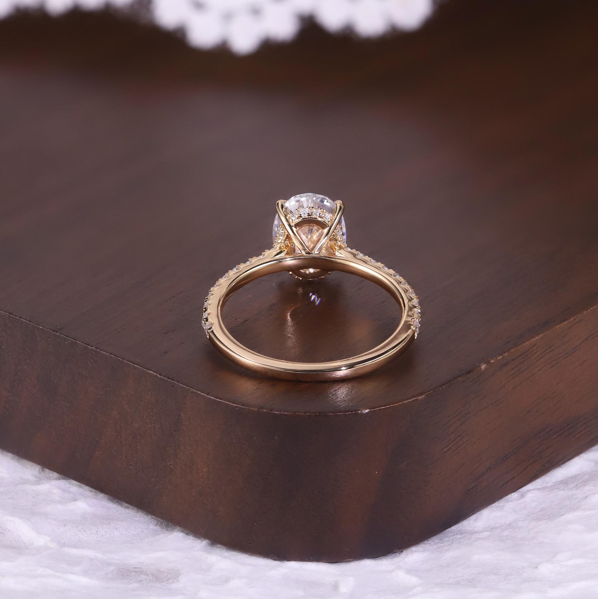 Oval Cut 2.0CT-8.0CT D VVS1 Color Lab-Created Moissanite Ring S925 Sterling Silver 18K Gold Plated for Women Engagement Wedding Luxury Gift, 5 Carat Solitaire Ring, 6 Carat Diamond Ring, Light Luxury Fashion High-end Niche Birthday Gift for Ladies