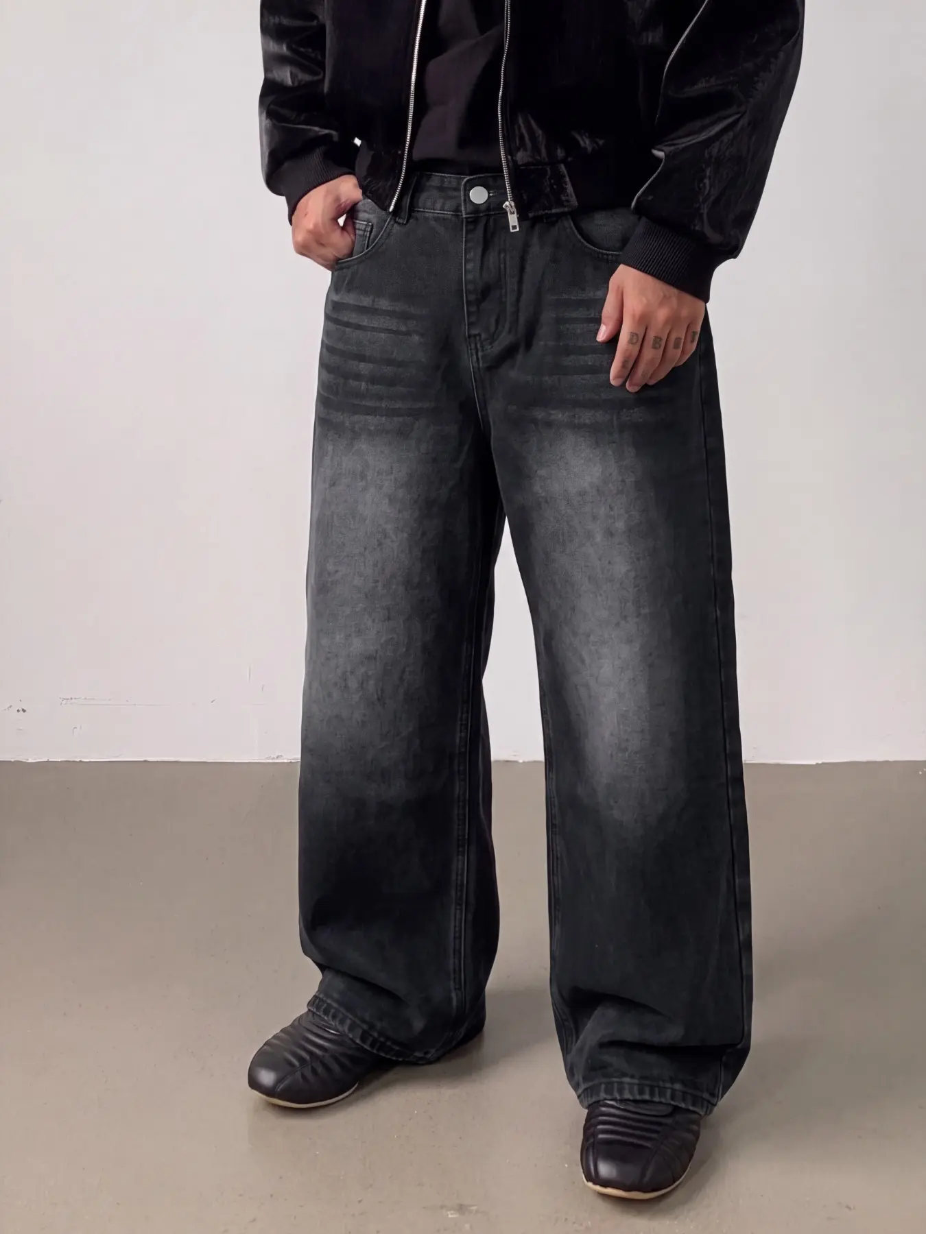Men's Dark Washed Loose Fit Wide Leg Jeans, Comfortable Daily Wear, Urban Street Style, Suitable for Home and Outdoors