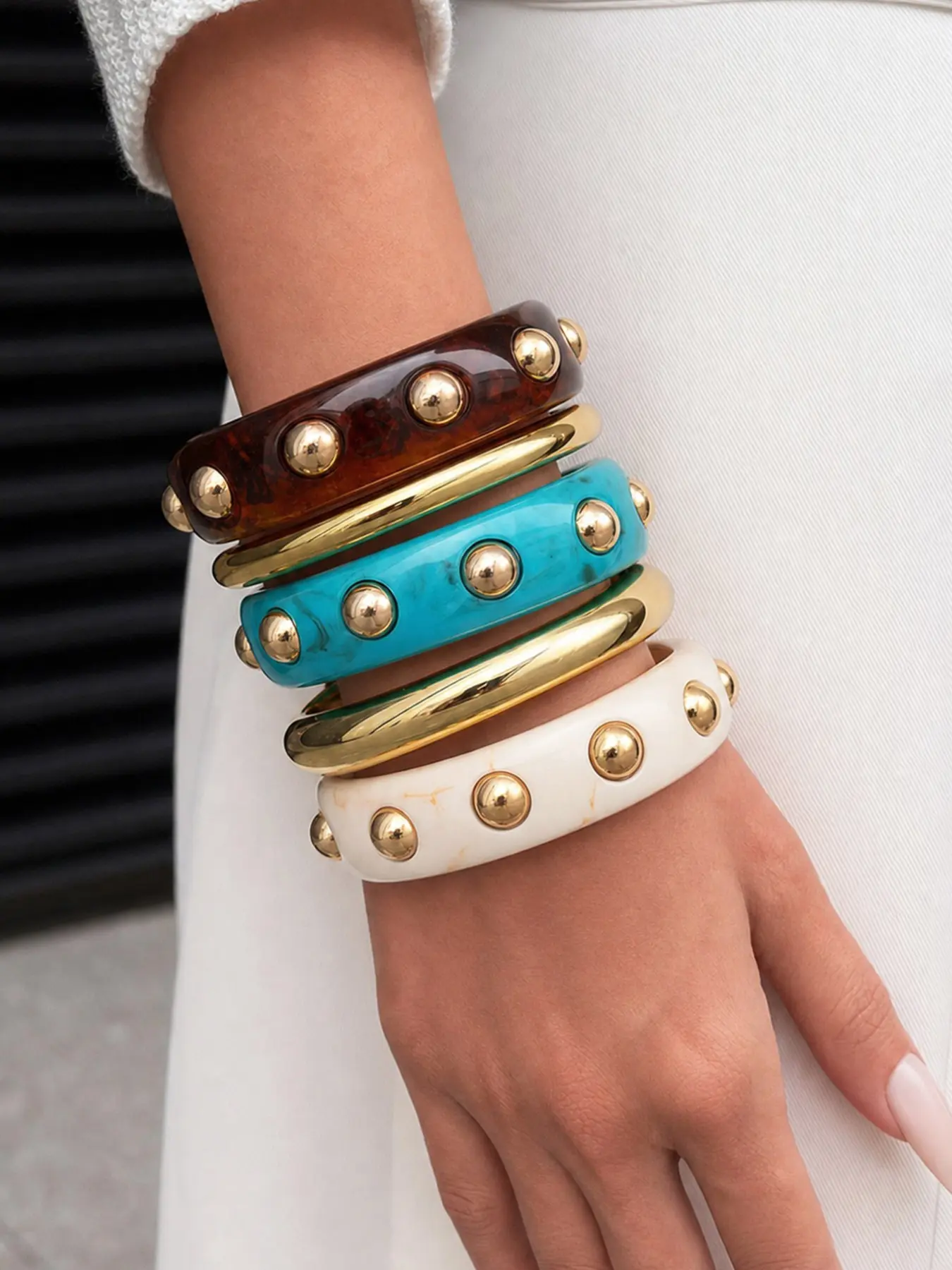 Upgrade 5-Piece Vintage Wide Metal Ball Bracelet Set, Women's Style Multicolor Acrylic Bangles, Fashionable Chunky Bangles, Elegant Versatile Jewelry, Stacked Bracelets, Trendy Bangles