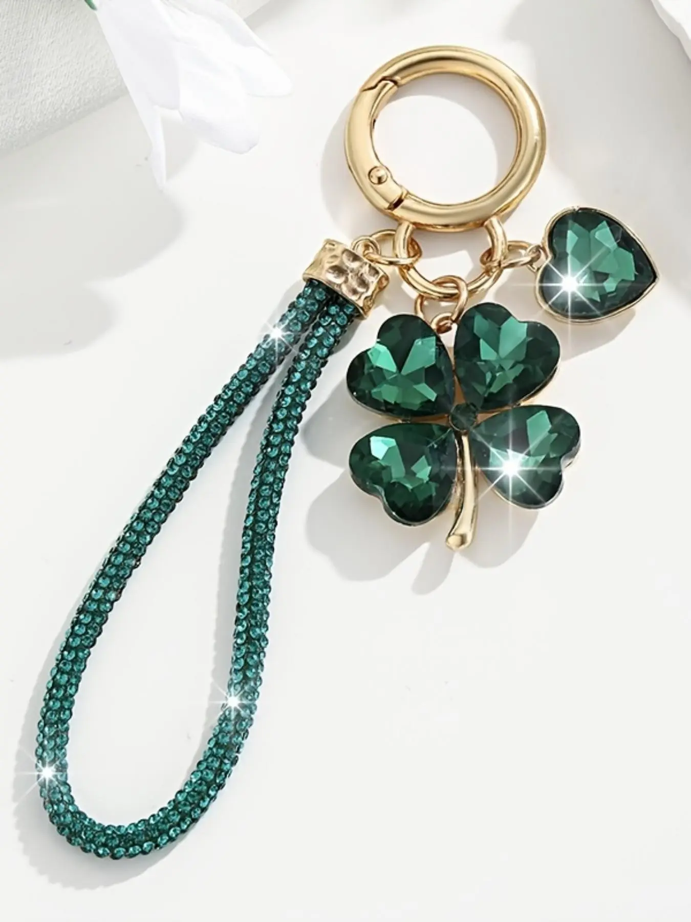 Emerald Green Four Leaf Clover Keychain, Full Rhinestone Green Wrist Strap Heart Charm, Lucky & Wealth Attracting, Keychain Wristlet, Fits Tote Bag, Purse, Car Keys, Women's Vintage Luxe Hanging Ornament, Good Luck Gift Accessory