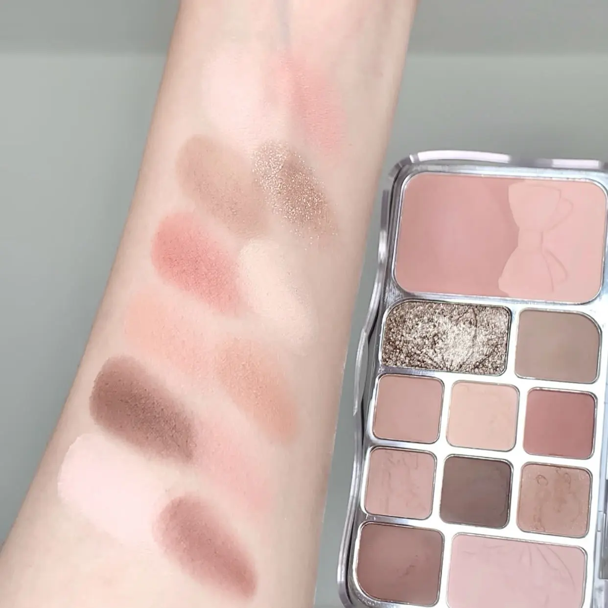 All In One Bow Embossed Eyeshadow Blush Palette Neutral Matte Shimmer Earth Tone Makeup Palette Portable Daily Natural Cheek Eye Cosmetic Kit