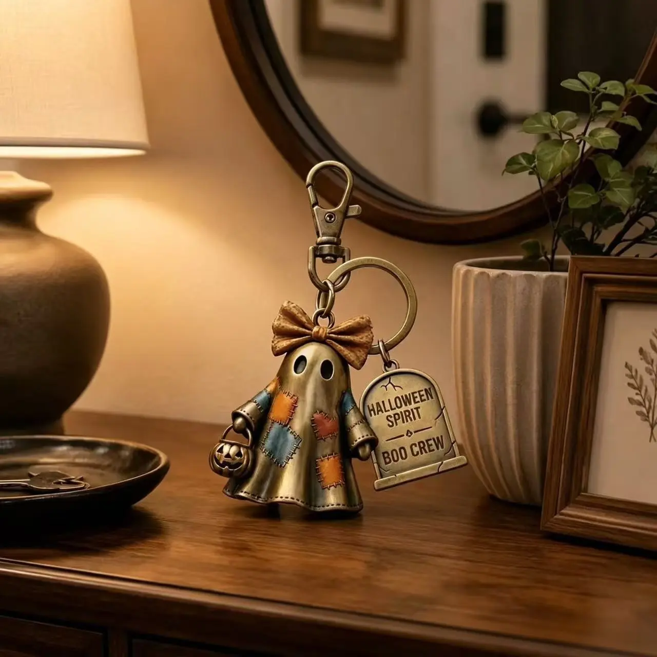 1Pcs Vintage Distressed Patchwork Ghost Keychain with Bow, Pumpkin Lantern & Tombstone Charms, Halloween Spirit Boo Crew Gothic Bag Charm, Zinc Alloy Car Key Ring, Spooky Fall Holiday Gift Unisex Jewelry for Gifting