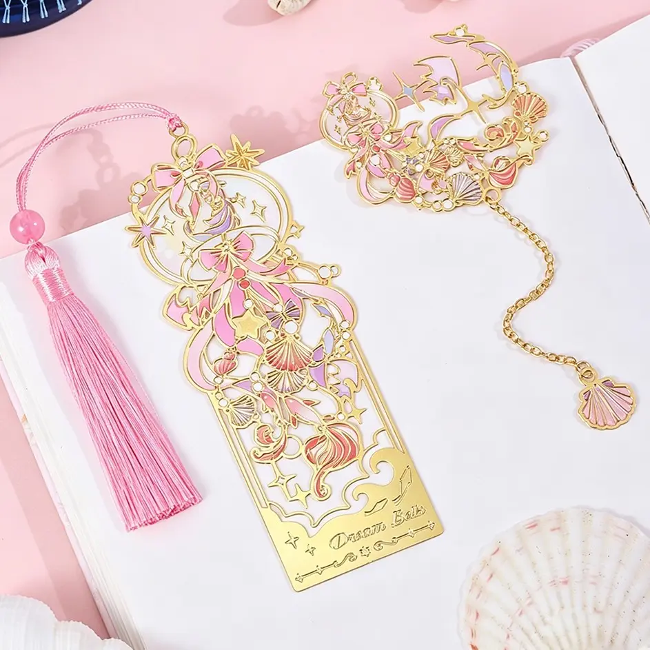 2pcs Metal Bookmarks with Chain Tassel, Gold Hollow Gifts Rustproof Planner Accessories Shell & Starfish Design for Book Lovers, Women Men, Writers, Teachers, Birthday, Christmas, Appreciation Day