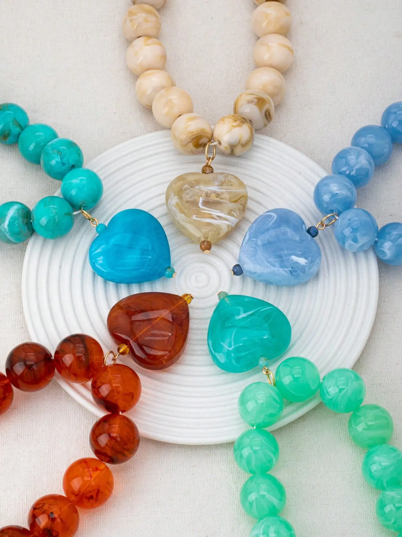 1 Pc Chunky Acrylic Beaded Heart Pendant Necklace, Multicolor Swirl Resin Love Heart Statement Choker Necklace for Women, Boho Style Jewelry, Bohemian Y2K Jewelry Gift