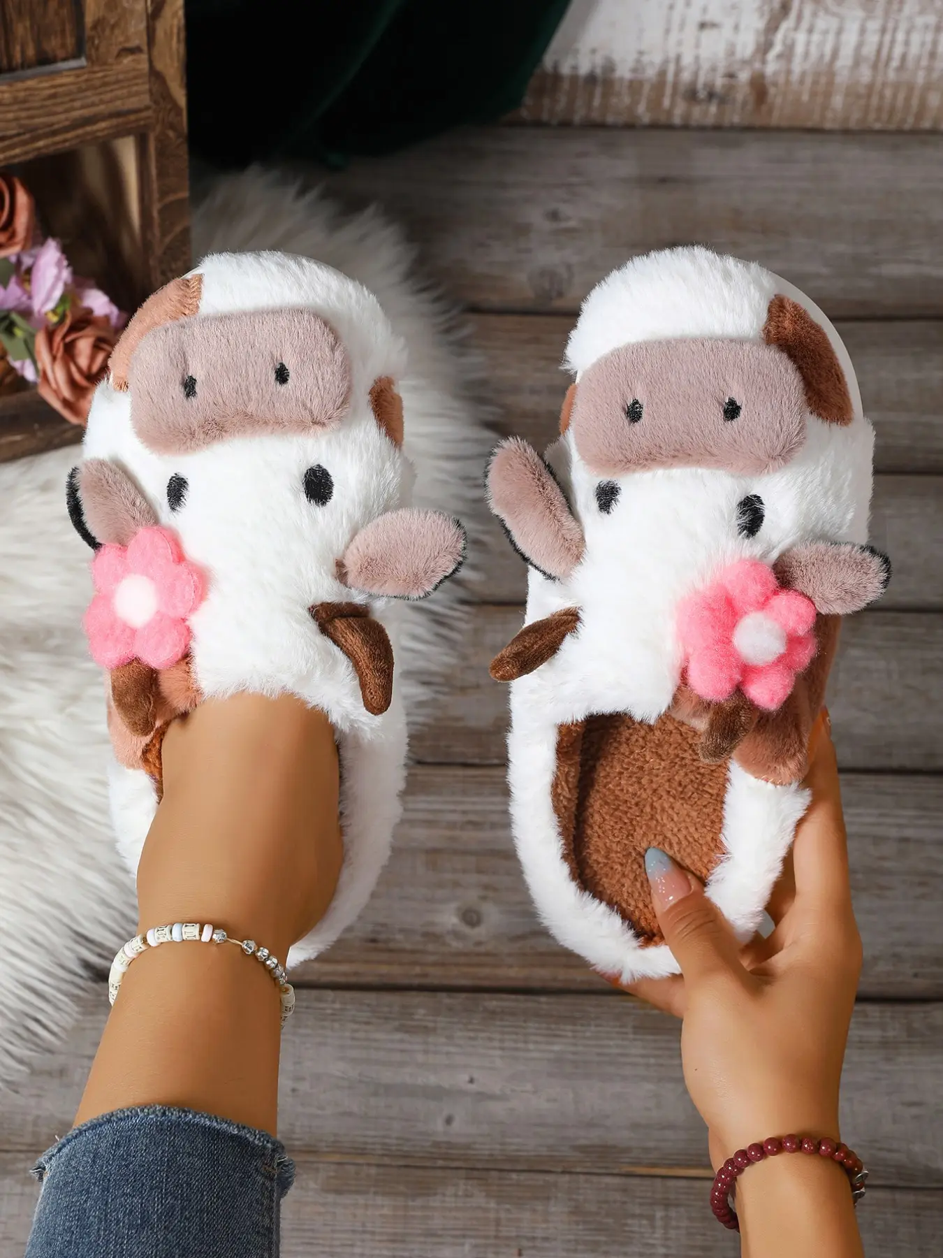 Kawaii Flower Cow Slippers for Women Teen Girls, Plush 3D Cartoon Dairy Cow, Floral Decor, Cozy Fuzzy Indoor Bedroom Slippers