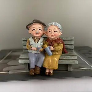 Charming Bench Couple Ornament, Resin Home Decor, Valentine's Day & Anniversary Gift, Multi-Use Collectible for Christmas, Halloween, Fall