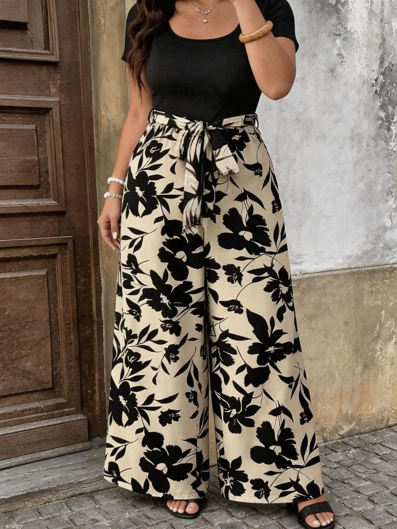 Plus Size Women's Round Neck Short Sleeve Top Floral Print Wide Leg Pants Set, High Waist Tie Belt Slimming, Casual & Vacation Wear