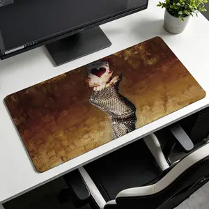 Extra Large vintage poker queen playing card hand Mouse Pad，Non Slip Rubber Pad，Desktop Decoration Drotection Pad，Washable，Lock Edge Multi Size，Premium Multipurpose Mousepad For Office，Study Room，Gift for Family and Friends