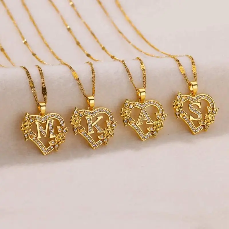 Fashionable Jewelry Copper Openwork Heart Initial Letter Pendant Necklace - 26-Letter Diamond-Encrusted Collarbone Necklace, Versatile Stylish Accessory, Initial Letter Necklace