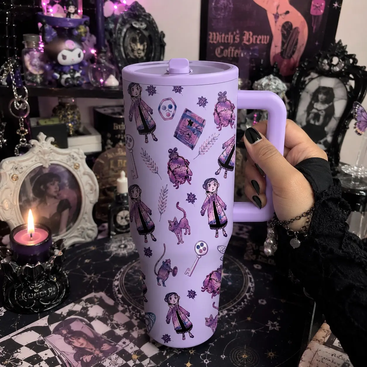 1PC 40oz Cute Coraline Tumbler with Handle, Purple Character Print Stainless Steel Travel Cup, Double Wall Vacuum Water Bottle with Lid, Large Capacity Hydration Cup, Cup Holder Friendly, Drinkware for Women, School, Daily Use, Halloween, Christmas Gift