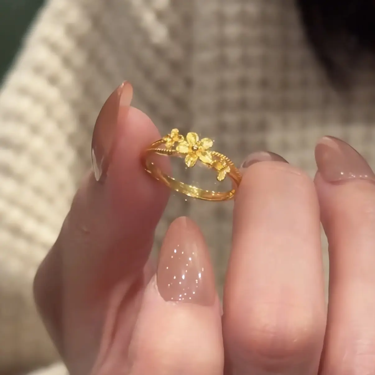 Unisex Customized Peach Blossom Butterfly Ring - Vintage Fashion, Luxurious Floral Design, Elegant Standout Jewelry, Adjustable Size Artificial Gemstone Ring C30208-JZ