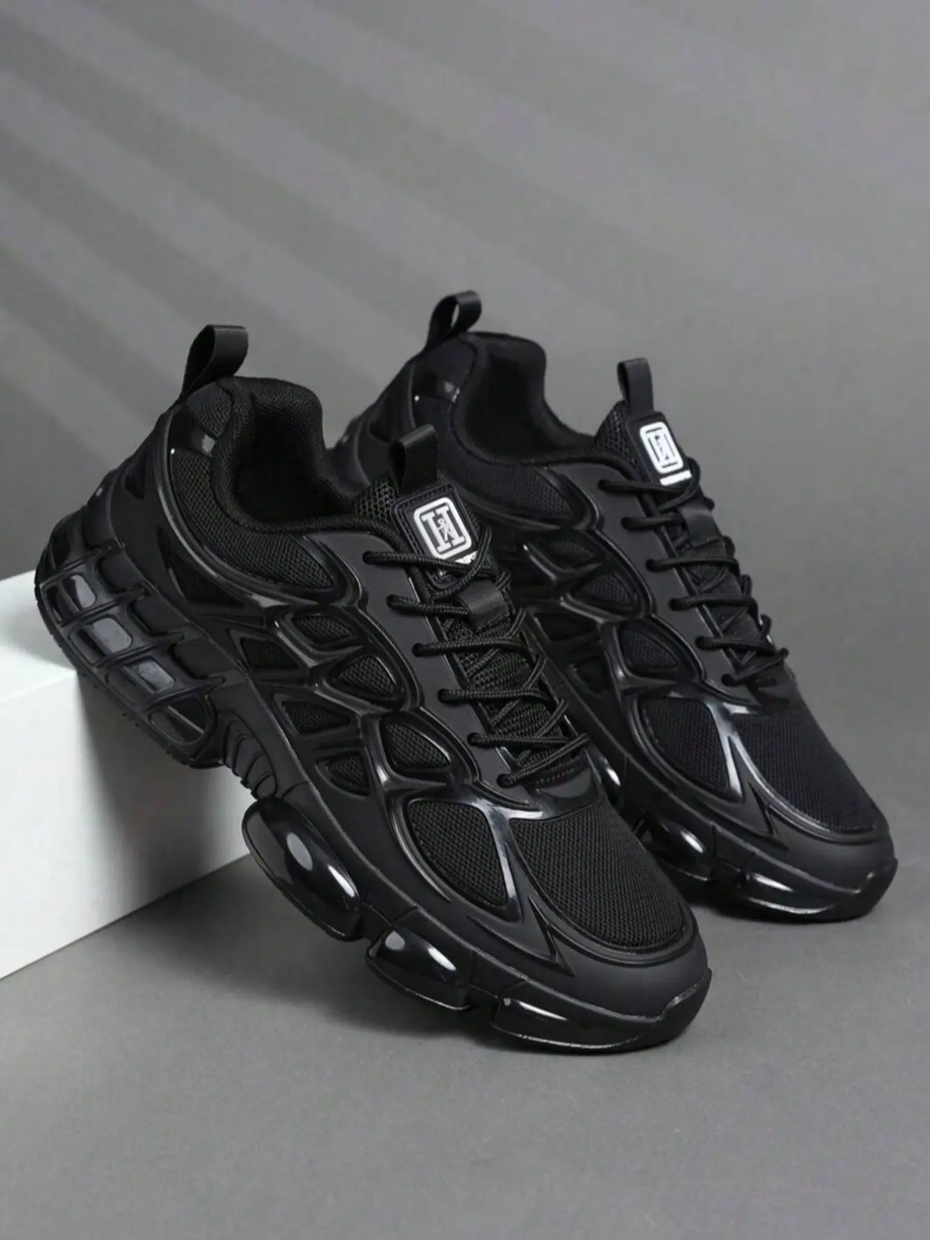 Men's Thick Sole Sneakers, Fashion Sneaker, Breathable Mesh and PU Leather, Sporty Patchwork Design, Lightweight and Shock-Absorbing, Ideal for All Seasons