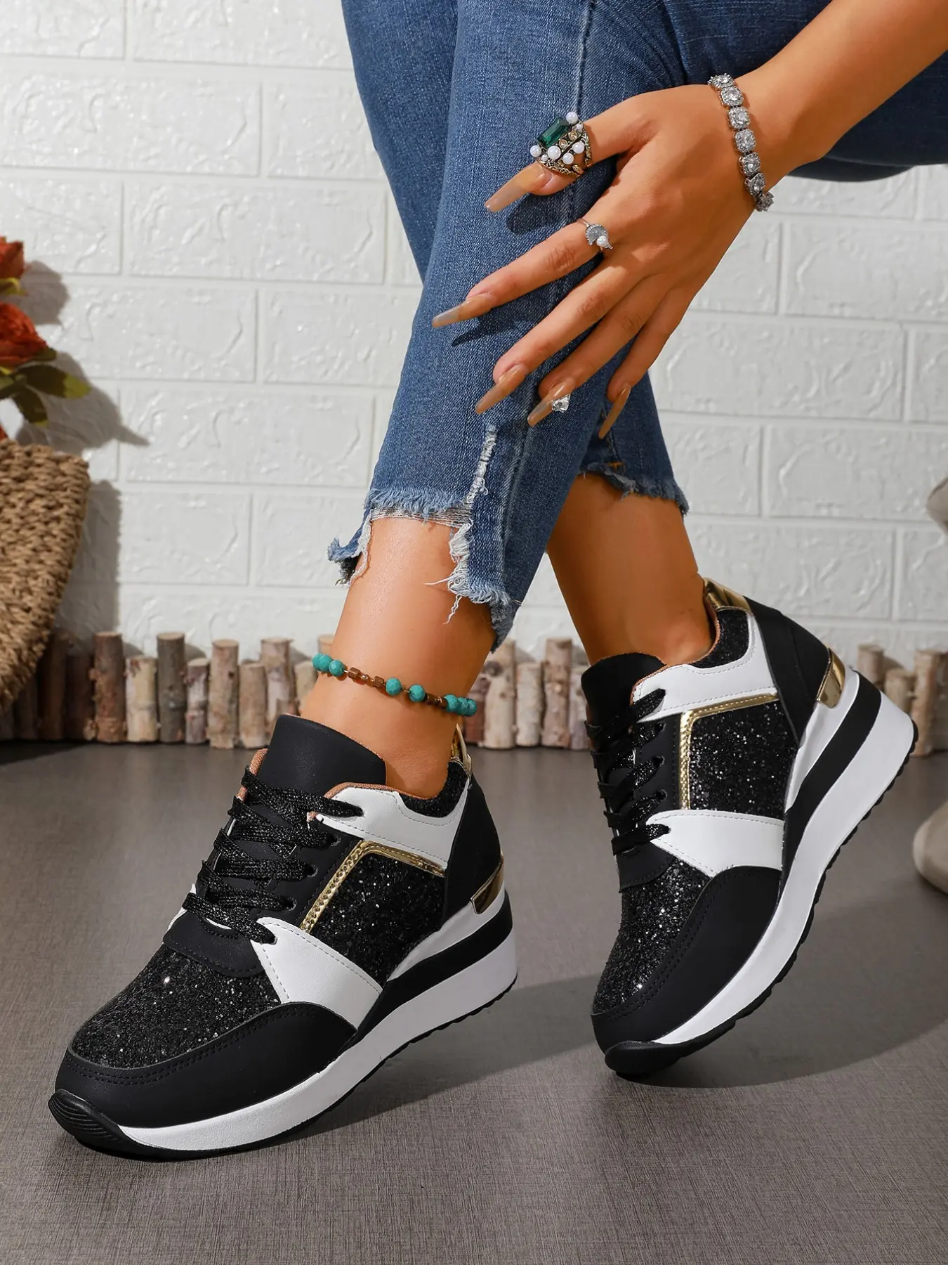 Women's Sequined Height-Boosting Sneakers, Thick Sole Platform Shoes, Lace-Up Versatile Slimming Daily Commute Casual Footwear