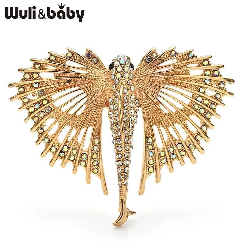 Alloy Flying Fish Brooches For Women Unisex Lovely Rhinestone Water Animal Party Casual Brooch Pins Gifts