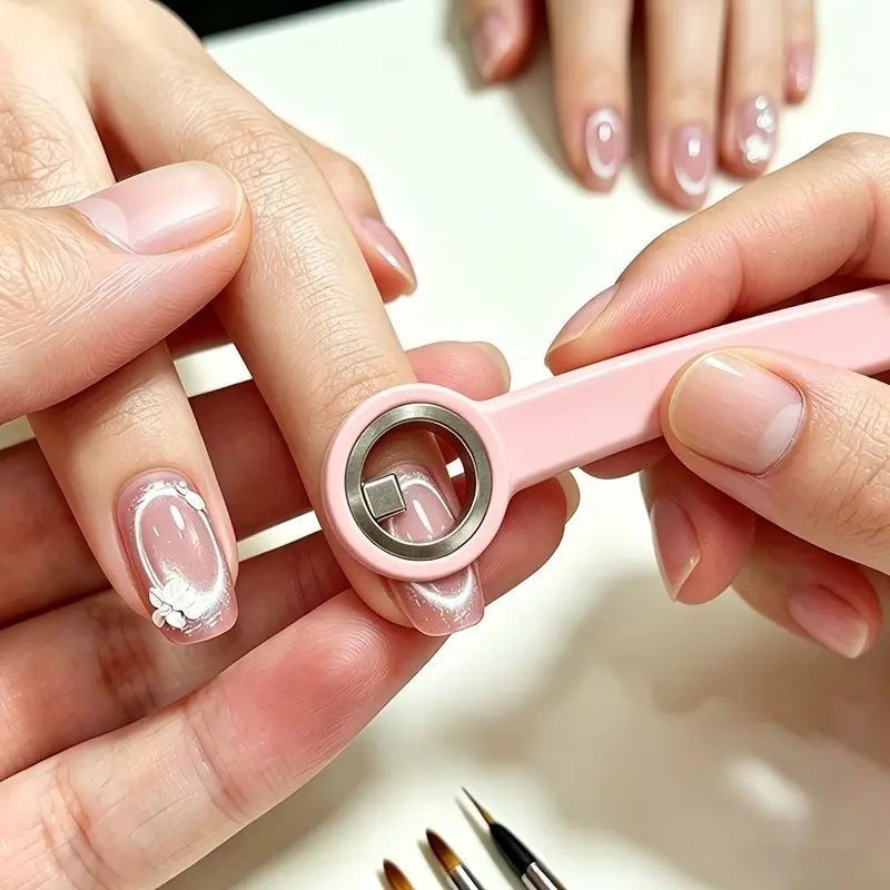 Nail Art Ring with Handle Magnet, Compact and Convenient, Strong Magnetic Force, One-Time Mold, Easy to Use, Plastic Material