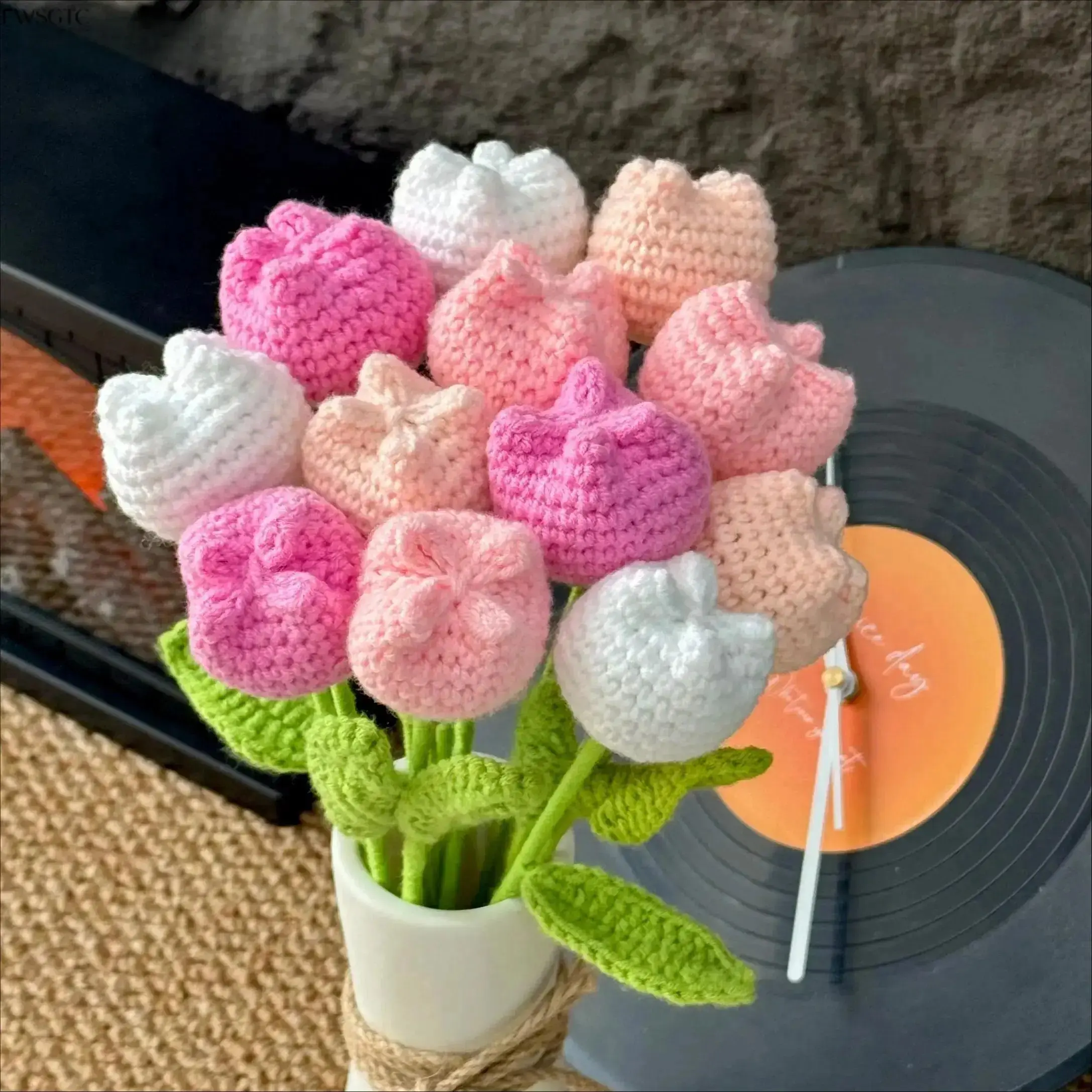 12‑Pcs Handmade Crochet Tulip Artificial Flower Bouquet, Vase‑Free Long‑Lasting Fake Floral Arrangement, Decorative Home Table Centerpiece for Indoor Styling, Thoughtful Holiday & Mother’s Day Gift