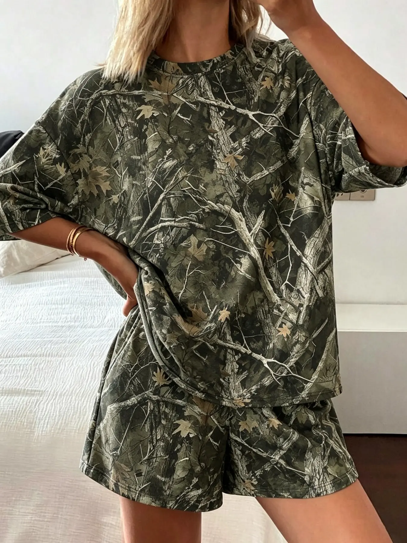 2 pieces, Y2K women's American retro withered tree branch and leaf full print casual set, loose Baggy oversize short sleeved and drawstring shorts two-piece set, side pocket design, summer daily home commuting, dating, travel and vacation outfit
