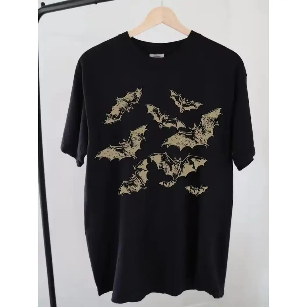 Vintage 90s Style Bat T-shirt, Retro Gothic Shirt, Vintage Halloween Tee, Goblincore Shirt, Vintage Gothic Vampire Bats Tee