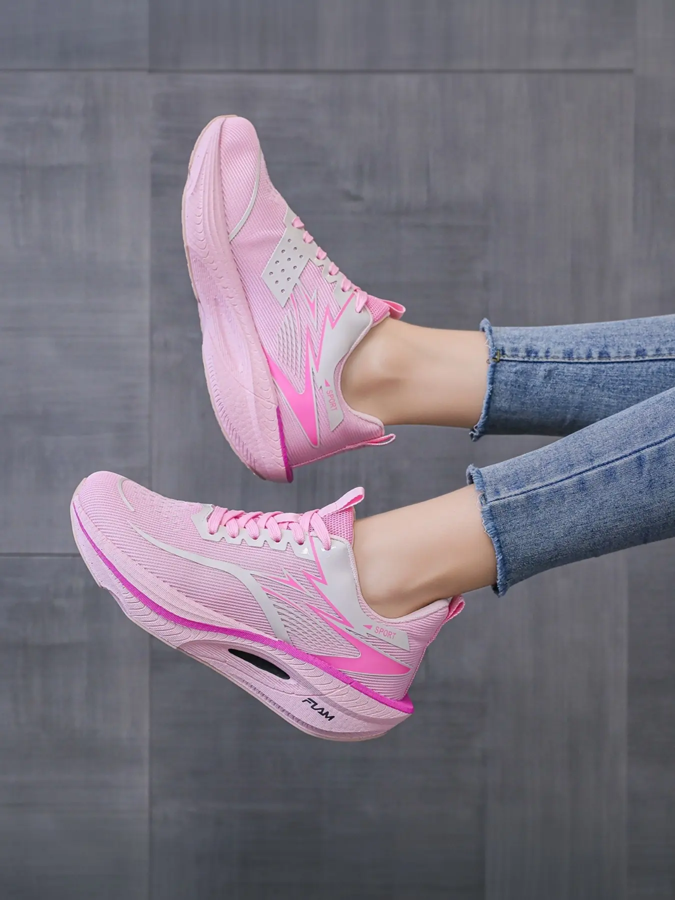 Unisex Mesh Running Shoes, Breathable Sporty Sneakers, Comfortable Textile Upper, Geometric Pattern, All-Season Wear