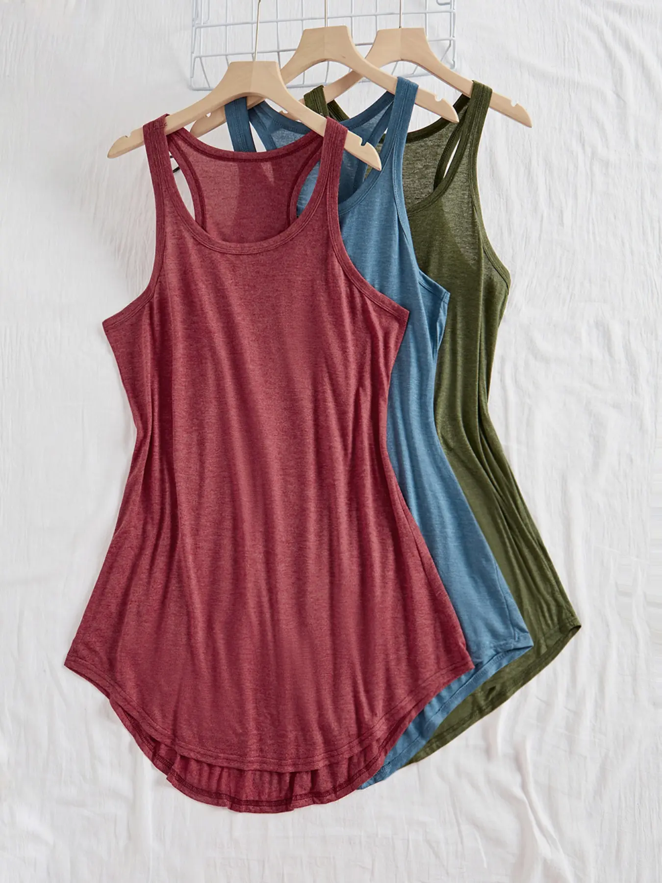 [Plus Size] Solid Color Tank Cami Nightdress, Nighty Dress, Casual Comfy Loose Fit Round Neck Sleeveless Nightgown for Women, Women's Fashion Sleepwear for All Seasons Loungewear
