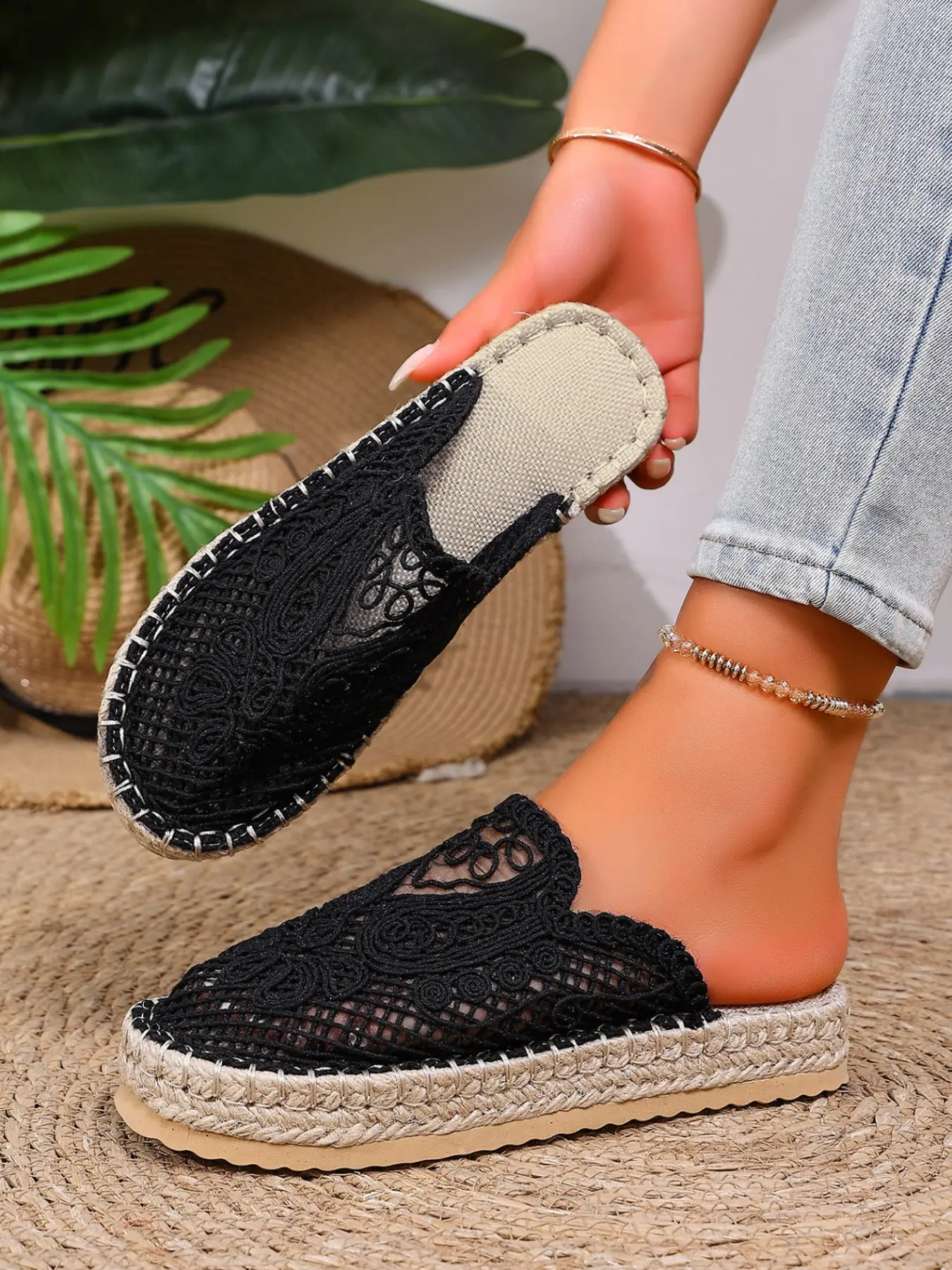 Women's Crochet Sandals, Lightweight Comfortable Beach Slippers, Ideal for Summer Casual Wear and Daily Use, Perfect for Vacation