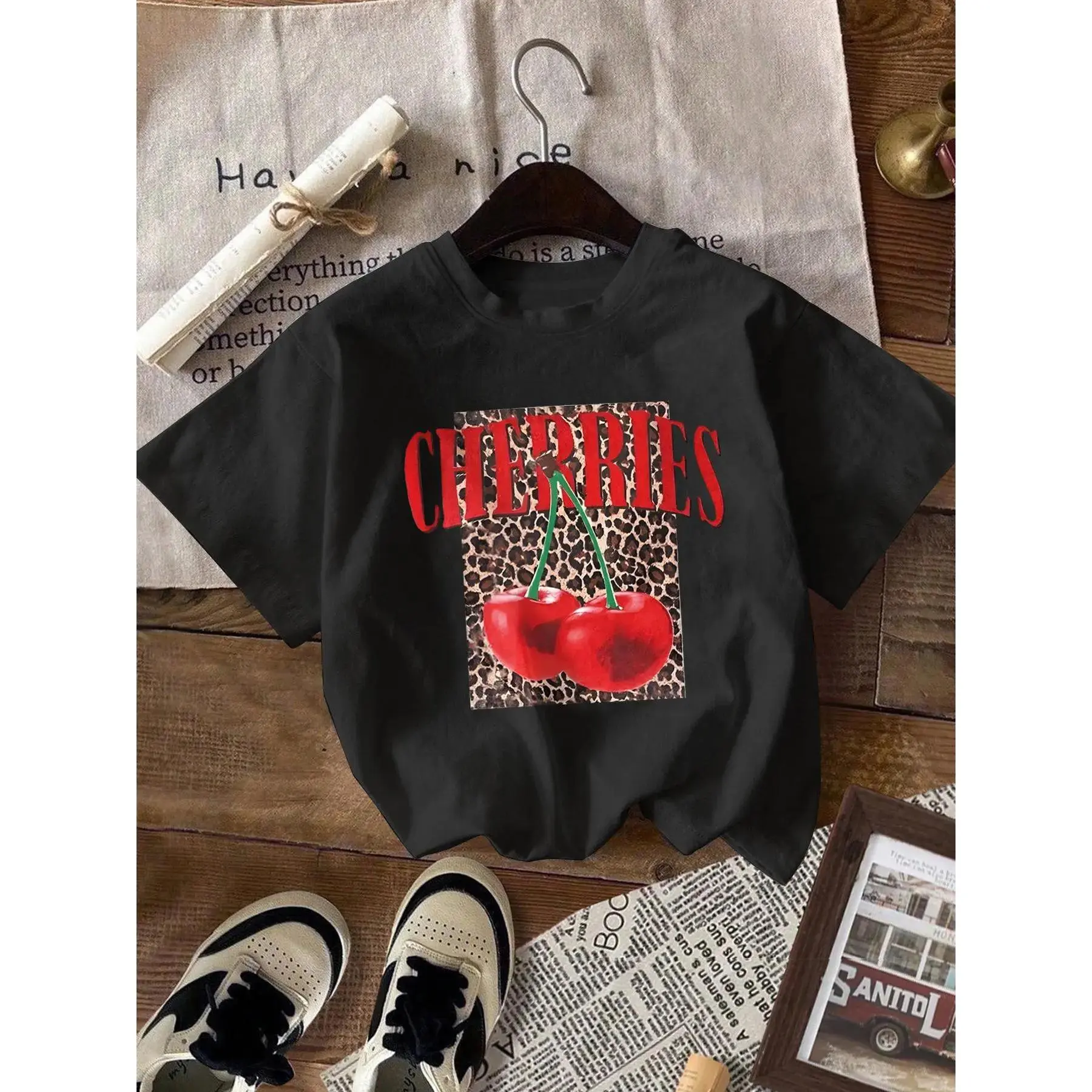 trendy shirt Women's Cherries & Leopard Print Round Neck Tee, Casual Short Sleeve Crew Neck T-shirt for Daily Wear, Ladies Clothes for Summer, Womenswear