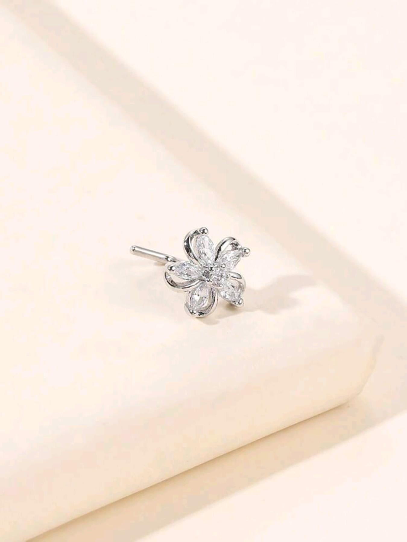 Elegant Flower Nose Studs for Women, Fashionable Daily Wear Jewelry, Stylish Nose Rings for Everyday Use, Trendy Accessories