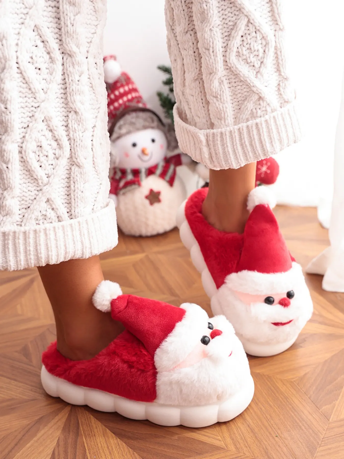 Cute 3D Santa Claus Cartoon Plush Slip-On Cotton Slippers, Christmas Atmosphere Home Thick Sole Anti-Slip Warm Outer Wear Women's Slippers
