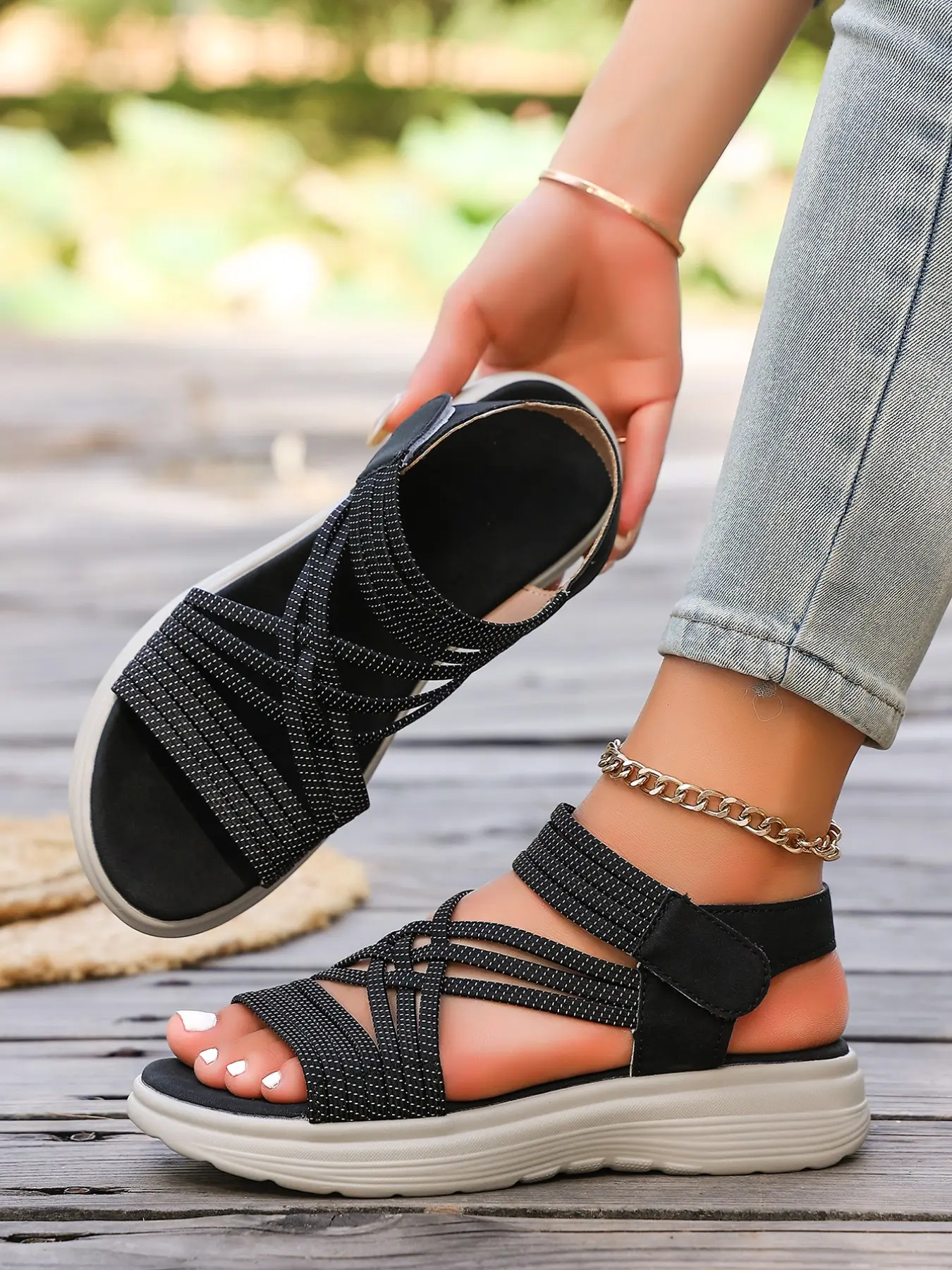 Women's Casual Flat Sandals, Summer New Cross Strap Braided Open-Toe Sandals, Lightweight Non-Slip Velcro Beach Sandals