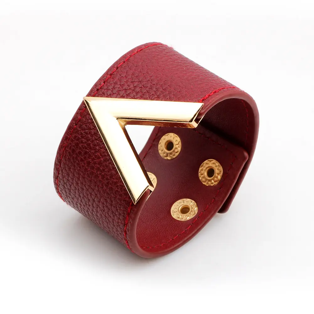 V-Letter PU Leather Bangle for Women, Elegant Wide Cuff Bracelet, Versatile Designer Style Fashion Hand Accessory, Chunky Letter Bracelets & Bangles, Bold Look, Initial Letter Element Bracelets & Bangles, Female