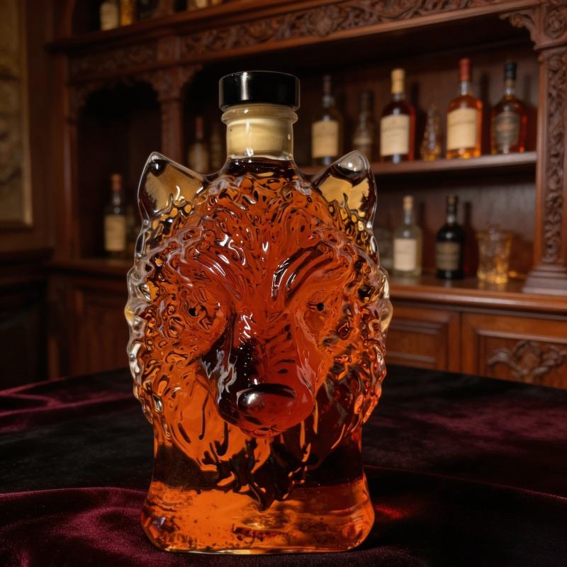 A wolf-shaped whisky bottle decoration, an empty whisky bottle, bar decoration, whisky lover, gift for father, tableware